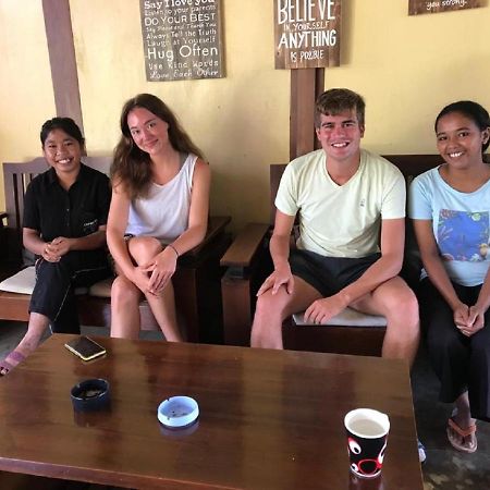 A-Manta Homestay Labuan Bajo Esterno foto